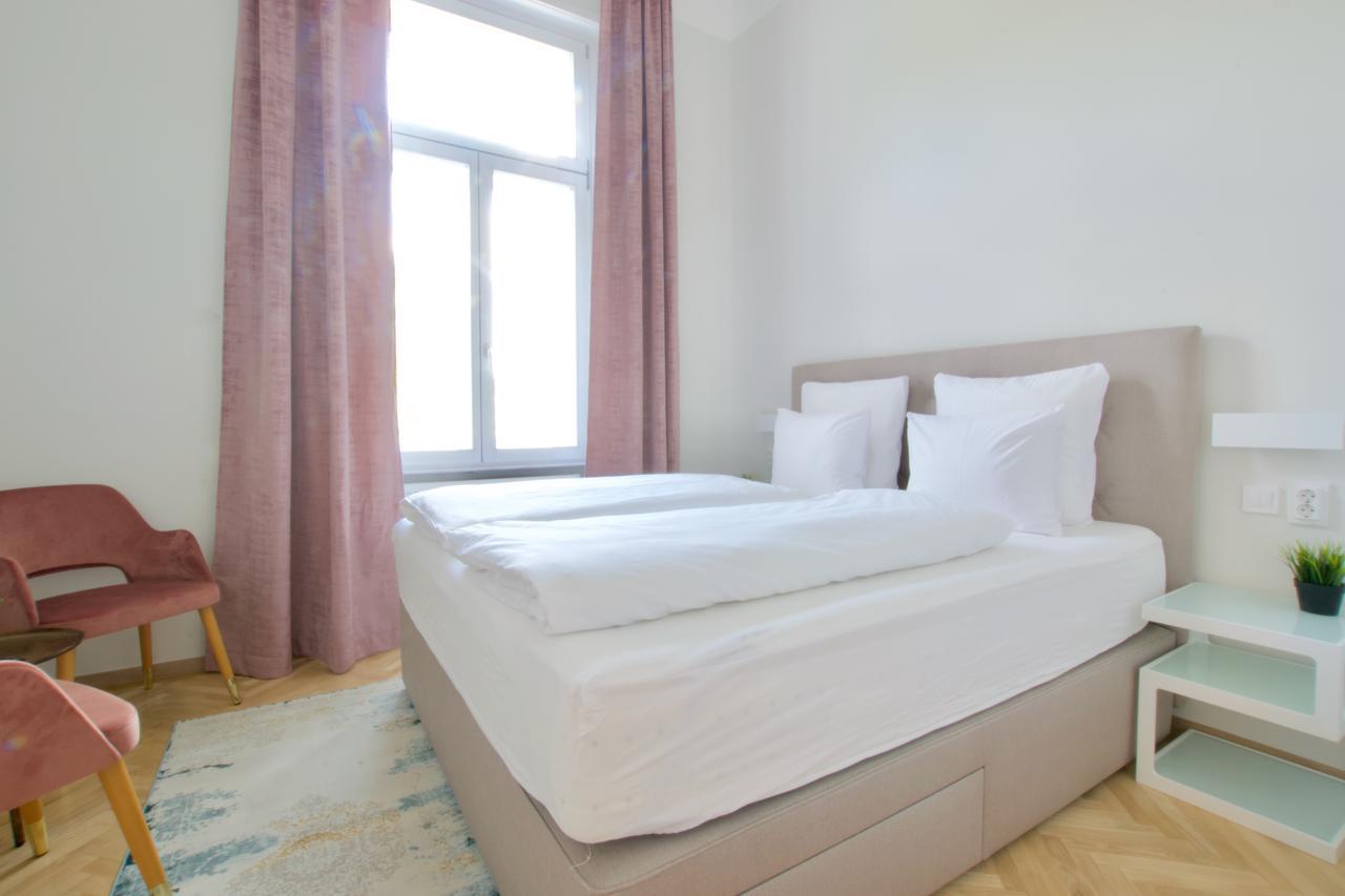 Europest Luxury Suites Budapeste Exterior foto
