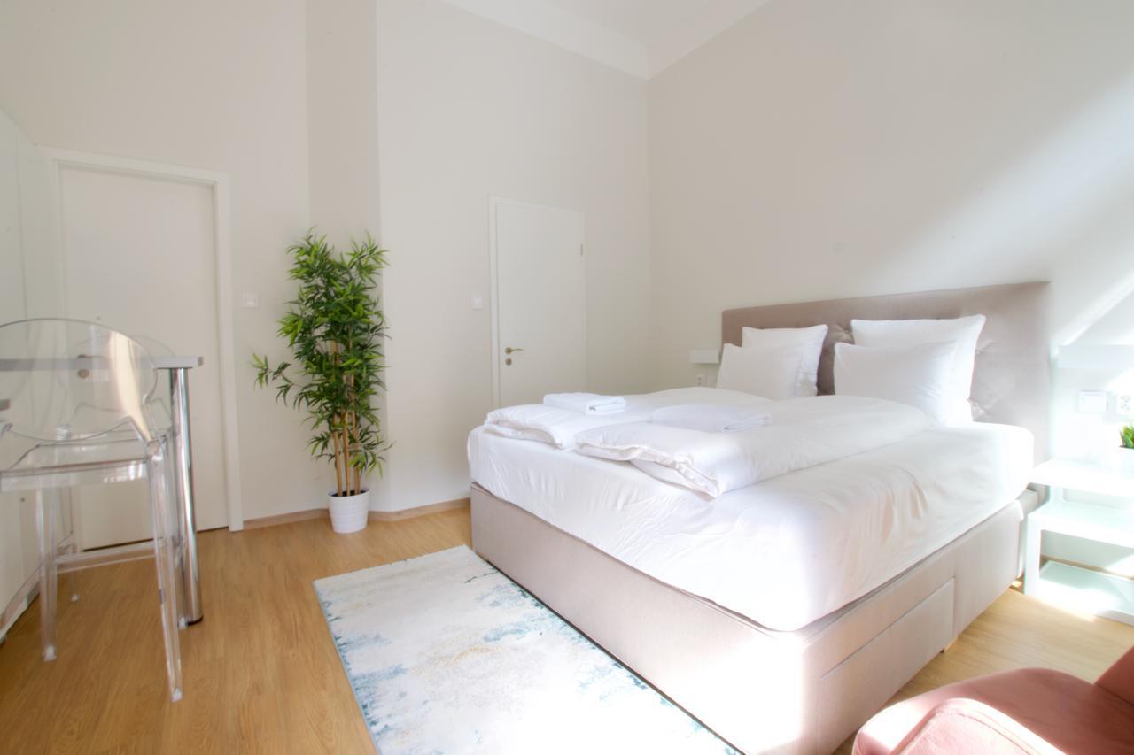 Europest Luxury Suites Budapeste Exterior foto