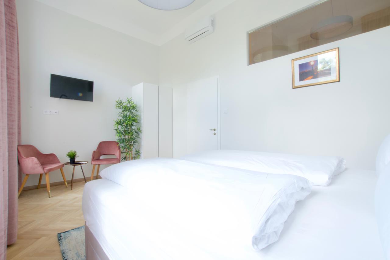 Europest Luxury Suites Budapeste Exterior foto