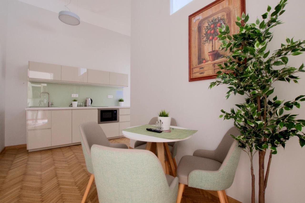 Europest Luxury Suites Budapeste Exterior foto